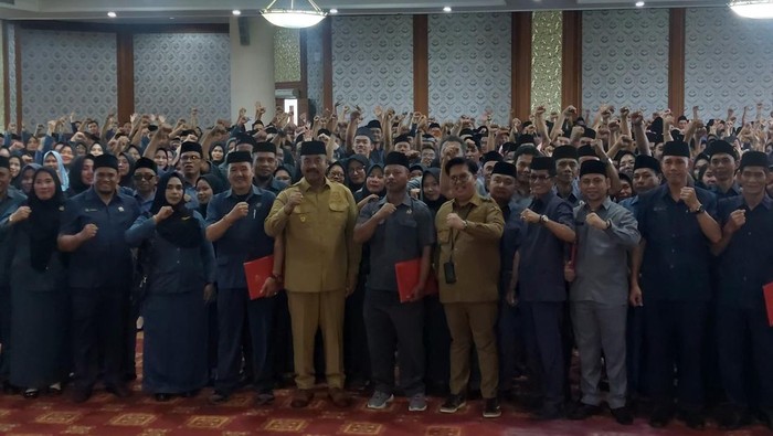 Bupati Kutai Kartanegara (Kukar) Edi Damansyah mengukuhkan 193 anggota Badan Permusyawaratan Desa (BPD) yang menerima masa perpanjangan jabatan.