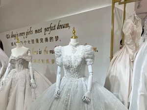 Dituduh Bau Badan, Wanita Terpaksa Beli Gaun Pengantin, Awalnya Cuma Mau Coba