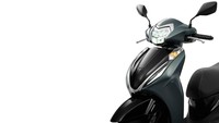 Di bagian depan, pabrikan membekalinya dengan lampu utama atau headlamp besar dengan sepasang sein yang sepintas membentuk pola ‘V’. Sementara lampu belakangnya dirancang agak pipih dengan handle besi yang cukup dominan. Foto: Honda