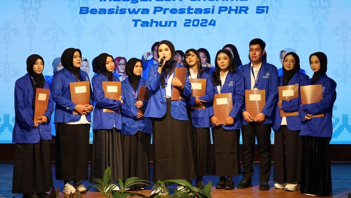 Inaugurasi penerima beasiswa berprestasi PHR tahun 2024. (Istimewa)