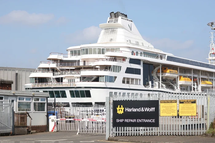 Kapal pesiar Villa Vie Odyssey