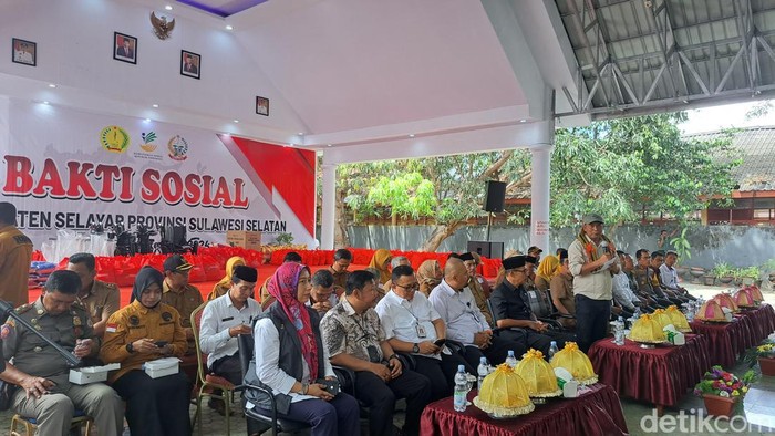 Kemensos menggelar acara Bakti Sosial di Selayar.