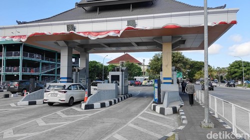 Kenaikan tarif parkir di Bandara Ngurah Rai Bali berlaku mulai 23 September 2024. Ini rinciannya.