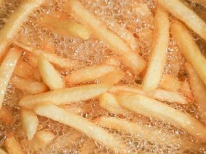 8 Jenis Makanan yang Dilarang untuk Pengidap Penyakit Paru-paru