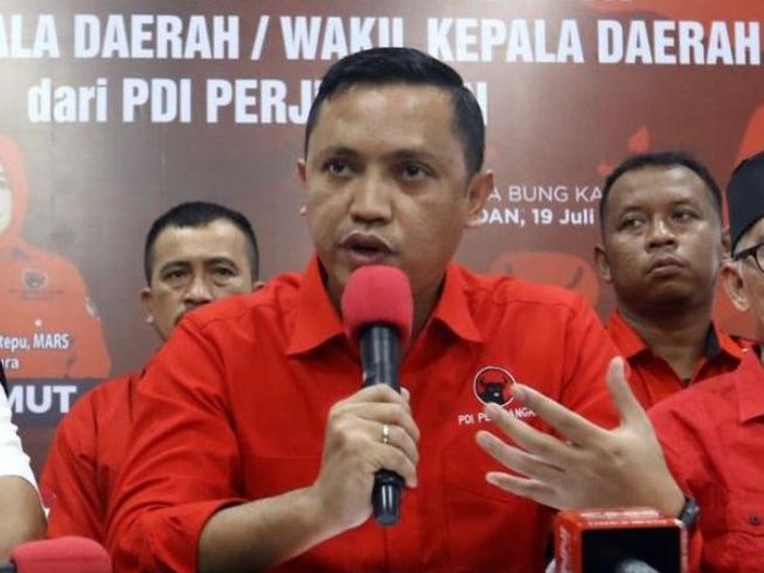 Ketua DPP PDIP Ronny Talapessy
