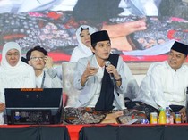 Khofifah-Eri Cahyadi Kompak Ikut Pengajian Maulid Nabi, Ini Pesan Gus Iqdam