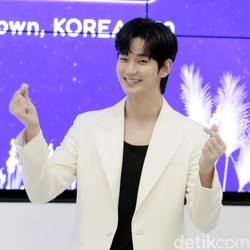Kim Soo Hyun Mantap Balik ke Dunia Hiburan