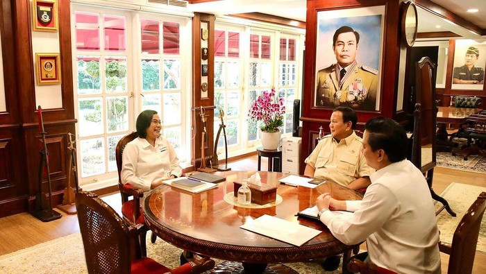 Menteri Keuangan Sri Mulyani Indrawati bertemu dengan Presiden terpilih Prabowo Subianto