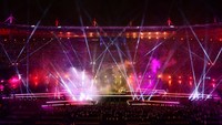 Penutupan Paralimpiade 2024 ditandai dengan pidato dari Ketua Olimpiade Paris, Tony Estanguet dan Presiden Komite Paralimpiade Internasional (IPC) Andrew Parsons. Setelah itu, penyerahan Paralimpiade dilakukan di Los Angeles, Amerika Serikat yang akan jadi tuan rumah pada 2028.