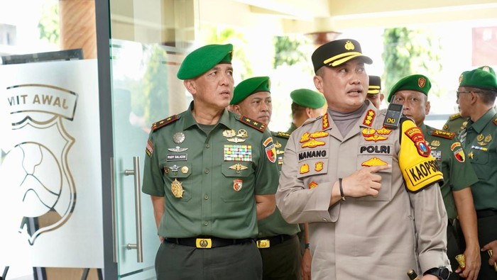 Pangdam V Brawijaya kunjungi Polresta Banyuwangi.