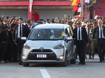 Potret Paus Fransiskus Naik Mobil Merakyat Lagi di Timor Leste