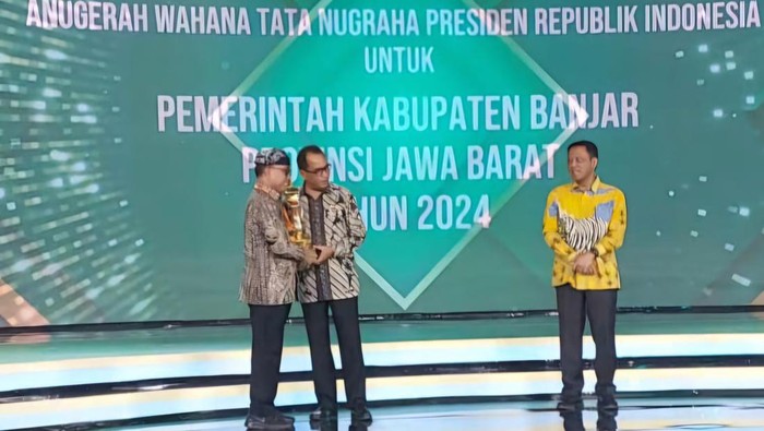 Pemkab Banyuwangi raih penghargaan dari Kemenhub