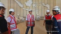 Untuk fasilitas penunjang, tower ATC per hari ini telah terbangun 53,71%, gedung administrasi dan operasional sudah terbangun 61,03%, dan Gedung PKP-PK sudah rampung 68,71%.