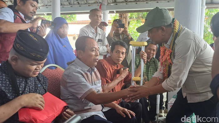 Penyandang disabilitas di Selayar menerima bantuan kewirausahaan dari Kemensos.