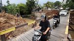Jembatan Kali Angke Tangerang Selatan Diperbaiki, Lalin Dialihkan