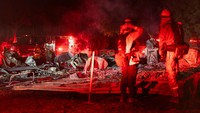Menurut Cal Fire, perintah evakuasi di Clearlake dikeluarkan “dalam HWY 53 di barat, Dam Road di selatan, Boyles Avenue di timur, dan 32nd Avenue di utara.”