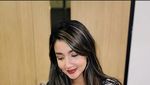 Pose Cantik Tsania Marwa Saat Makan di Resto hingga Diberi Kue Ulang Tahun