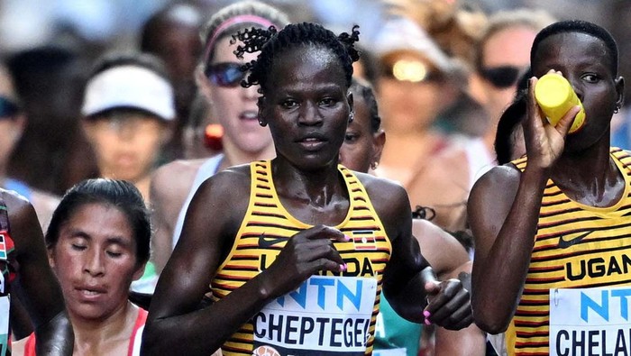 FILE PHOTO: Athletics - World Athletics Championship - Women's Marathon - National Athletics Centre, Budapest, Hungary - August 26, 2023
Uganda's Rebecca Cheptegei in action during the women's marathon final REUTERS/Dylan Martinez/File Photo