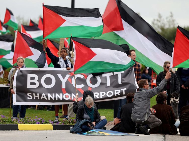Protes Terhadap Israel, Warga Irlandia Blokir Jalan