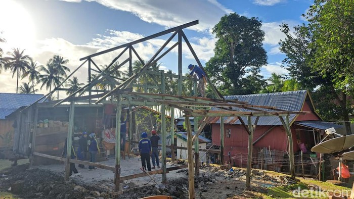 Rumah pengasuh anak bernama Murni (42) di Kabupaten Kepulauan Selayar, Sulawesi Selatan (Sulsel) yang direnovasi oleh Kementerian Sosial.