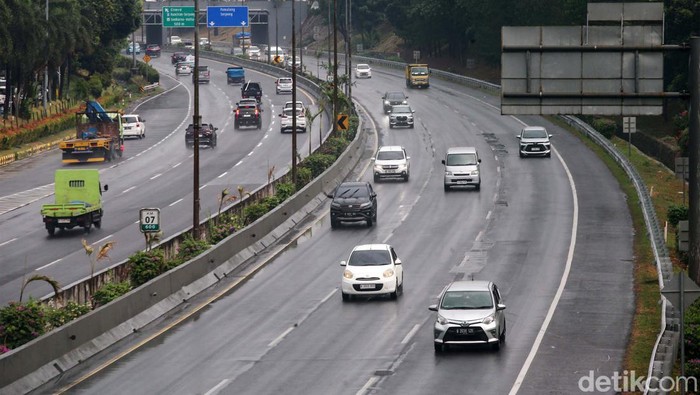 Tarif Tol Pondok Aren-Serpong (Tol BSD) akan mengalami penyesuaian atau naik dalam waktu dekat. Untuk golongan I akan naik dari yang berlaku saat ini Rp 7.000 untuk golongan I, menjadi Rp 9.500.