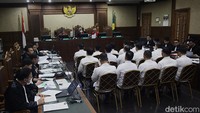 Perbuatan itu dilakukan pada Mei 2019 hingga Mei 2023 terhadap para narapidana di lingkungan Rutan KPK. Perbuatan itu bertentangan dengan ketentuan dalam UU, Peraturan KPK, hingga Peraturan Dewas KPK.