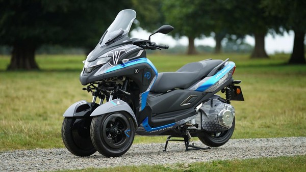 Lihat Lebih Dekat Skuter Listrik WMC300E+ yang Mirip Yamaha Tricity