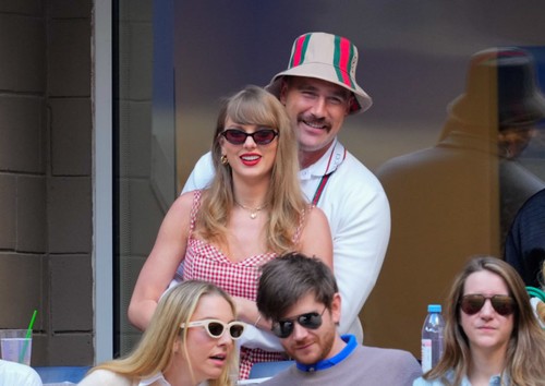 NEW YORK, NEW YORK - SEPTEMBER 08: Taylor Swift and Travis Kelce are seen at the 2024 US Open Tennis Championships on September 08, 2024 in New York City.  (Photo by Gotham/GC Images)