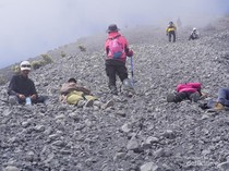 Kenalan dengan Letter E, Jalur Puncak Rinjani yang Bikin Nyerah