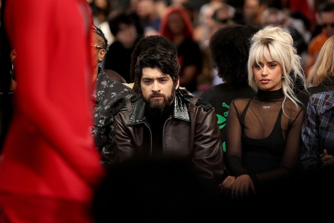 Zayn Malik eksis di New York Fashion Week menghadiri fashion show Off White Spring 2025 yang digelar di Brooklyn Bridge Park, New York, Minggu (8/9/2024). Foto: Getty Images/Michael Loccisano