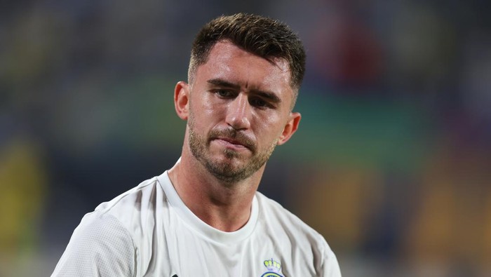 ABHA, SAUDI ARABIA - AUGUST 17: Laporte of Al Nassr looks on prior the Saudi Super Cup Final match between  Al Nassr and Al Hilal at Prince Sultan bin Abdul Aziz Stadium on August 17, 2024 in Abha, Saudi Arabia.  (Photo by Yasser Bakhsh/Getty Images)