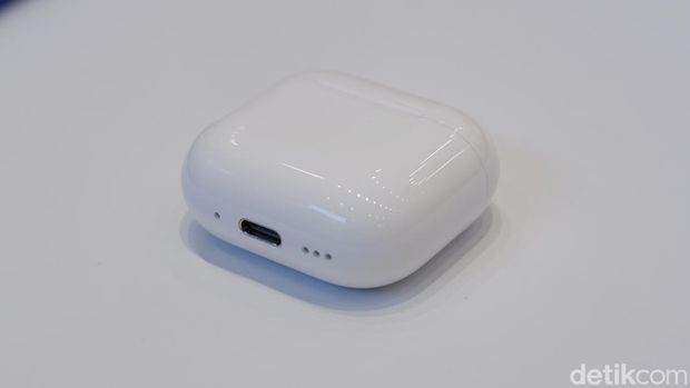 AirPods 4