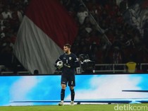 Aksi Maarten Paes yang Bikin Pelatih Australia Frustrasi