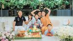 Keseruan Ayu Dewi Makan Bareng Suami hingga Masak Mie Carbonara