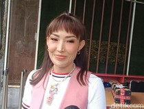 Ayu Dewi Nggak Nyangka Dapat Surprise Ultah ke-40 dari Regi Datau