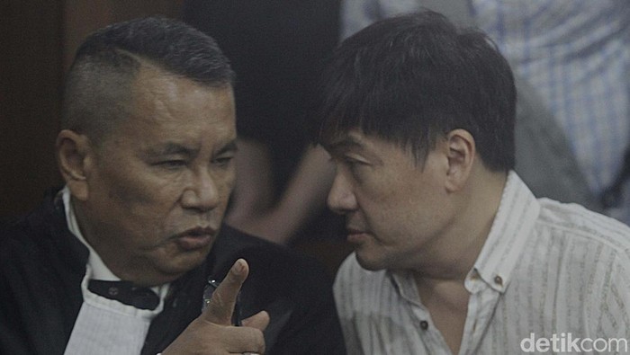 Crazy Rich Surabaya Budi Said Jalani Sidang Lanjutan Crazy rich Surabaya Budi Said kembali jalani sidang lanjutan korupsi terkait jual beli emas Antam. Sidang itu menghadirkan dua orang saksi.
