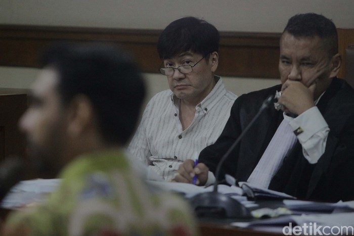 Crazy rich Surabaya Budi Said kembali jalani sidang lanjutan korupsi terkait jual beli emas Antam. Sidang itu menghadirkan dua orang saksi.