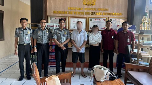 Dmitrii diusir dari Bali melalui Bandara Internasional Ngurah Rai, Senin (9/9/2024). (Dok Kanwil KemenkumHAM Bali).