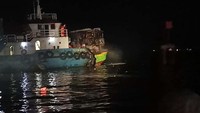Sebagai tindakan pengamanan, Kapten Bakamla Ozzy Eko Wijaksono Wibowo, S.H., yang memimpin Catamaran 504, serta Sertu Bakamla Satriyo Wibisono yang memimpin RHIB 87-07, menetapkan zona pengamanan dengan radius 200 meter di sekitar Muara Baru. Mereka juga mengamankan area di luar pintu pelabuhan untuk memberikan peringatan kepada kapal-kapal yang hendak masuk atau melintas di area kejadian.
