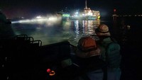 Kebakaran diduga bermula dari kamar mesin KM Union Jaya yang diduga terjadi akibat percikan api usai perbaikan pengelasan. Menurut keterangan saksi, anggota ABK KM Union Jaya, api tiba-tiba muncul dan cepat membesar, mengakibatkan KM Starindo Jaya turut terbakar.