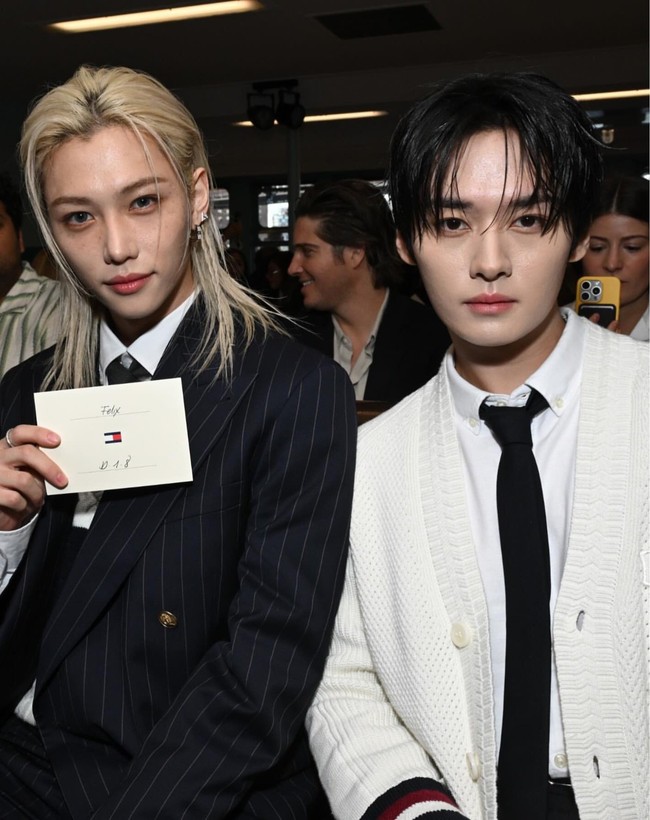 Personel Stray Kids yang besar di Australia itu memukau penggemar dengan rambut pirang dan freckles di wajahnya. Foto: Instagram