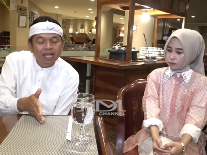 Foto Dedi bersama Nessa. Foto Dedi bersama Nessa.