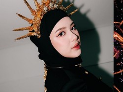 Gaya Tiara Andini Pakai Hijab Tuai Pujian, Tampil di Pembukaan PON 2024