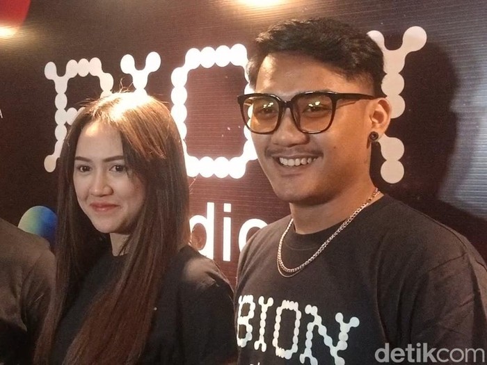 Happy Asmara dan Gilga Sahid