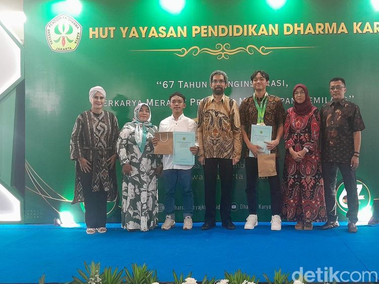 HUT YPDK ke-67: Beasiswa Sekolah, Penghargaan Guru Berprestasi, hingga Hadiah Umrah