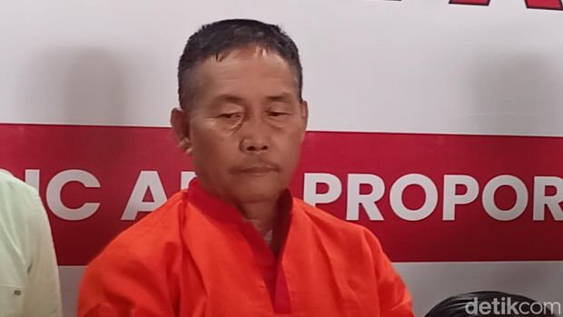 Imam Samudra (66), tersangka penembak petugas keamanan di Palembang.