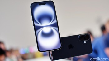 iPhone 16 & iPhone 16 Plus warna black. Foto: Adi Fida Rahman/detikINET
