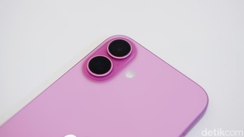 Para pecinta fotografi pun bakal dipuaskan dengan adanya kamera Fusion 48 MP. Tak hanya menangkap detail dengan baik, kamera ini punya kemampuan zoom optik 2x sehingga pengguna dapat lebih dekat dengan subjek untuk mengatur komposisi foto dengan mudah. Ada pula kamera Ultra Wide 12 MP baru dengan fokus otomatis memungkinkan fotografi makro. Foto: Adi Fida Rahman/detikINET