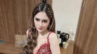 Irenne Ghea viral karena parasnya yang blasteran Pakistan menyanyikan lagu dangdut dan nyinden. (Foto: dok Instagram)