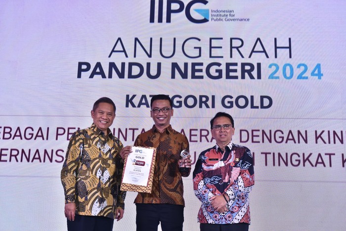 Kabupaten Klaten mendapat penghargaan dari Indonesia Institute for Public Governance (IIPG) berkat penerapan tata kelola berkelanjutan.
